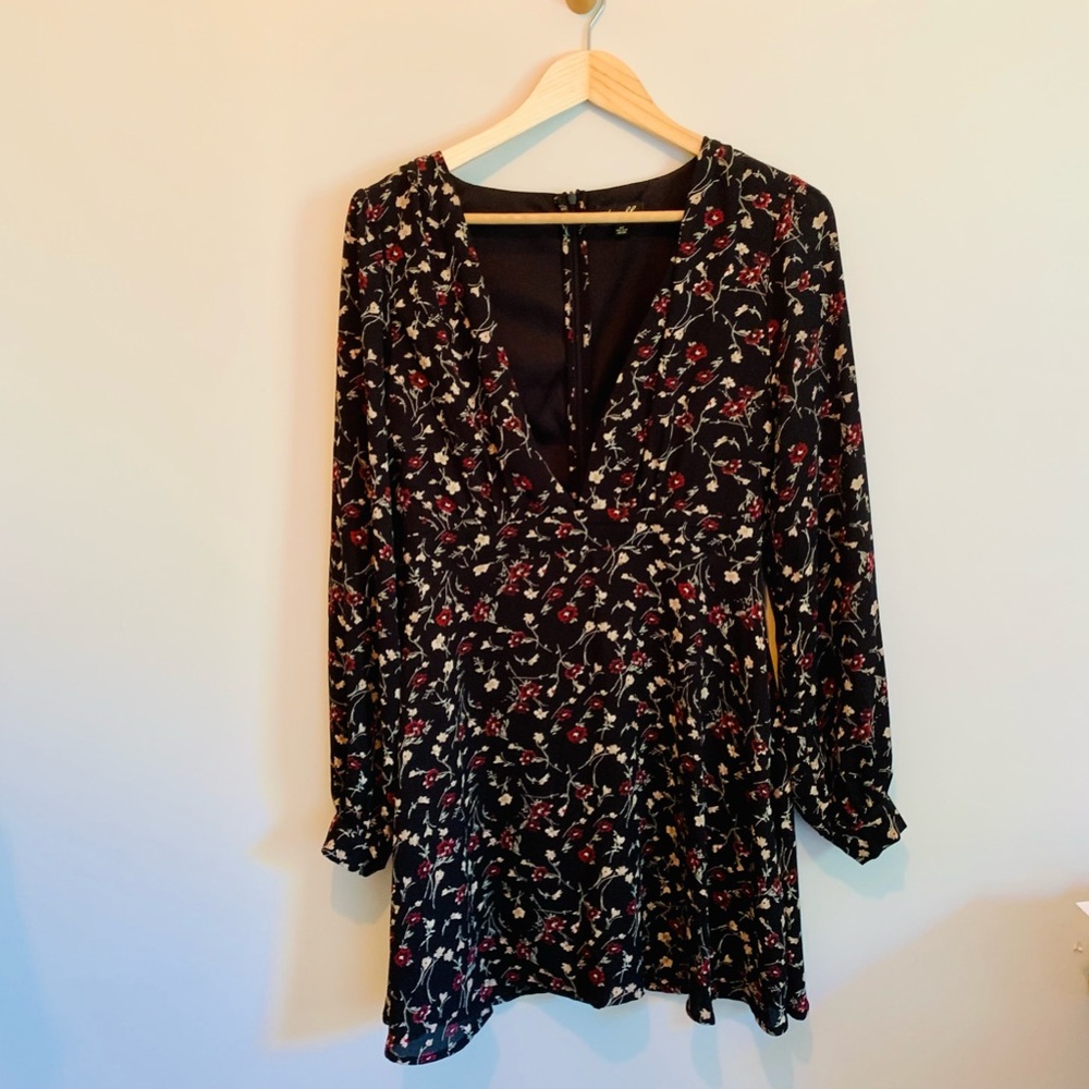 Dee Elly - Floral Skater Deep Cut Mini Dress - SZ M - Worn Once